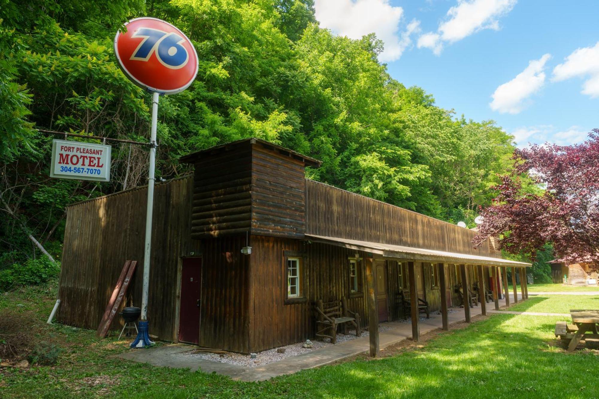 Seneca Pines Lodge Seneca Rocks エクステリア 写真