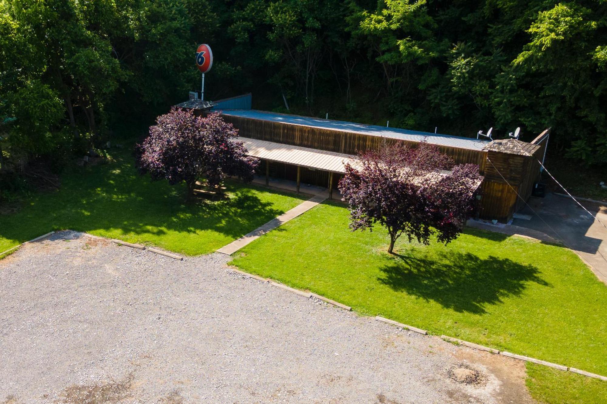 Seneca Pines Lodge Seneca Rocks エクステリア 写真